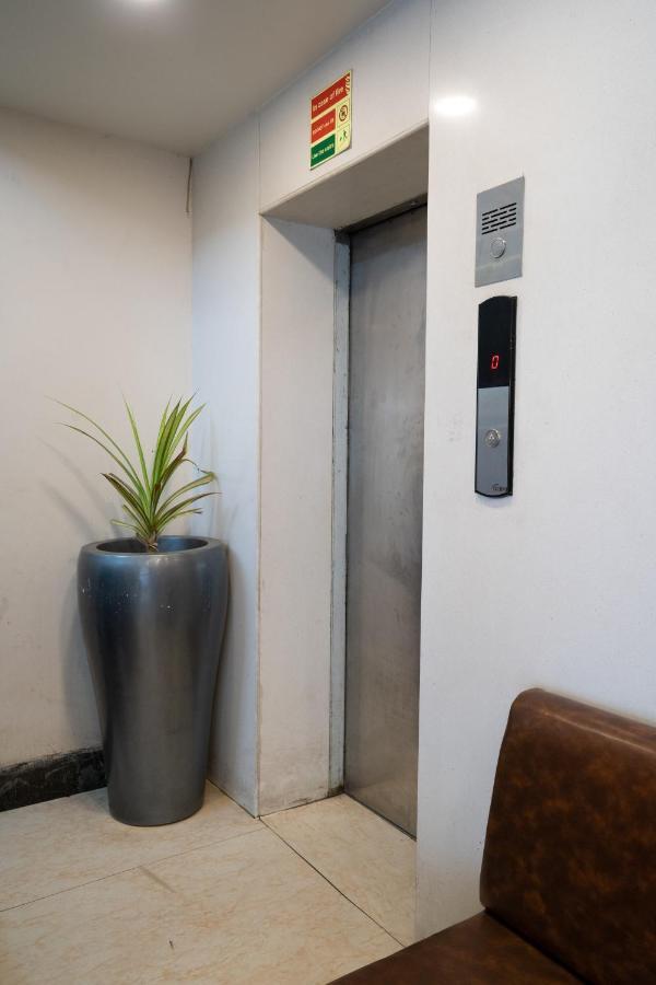 Hotel Kyra Airport Ahmedabad Buitenkant foto