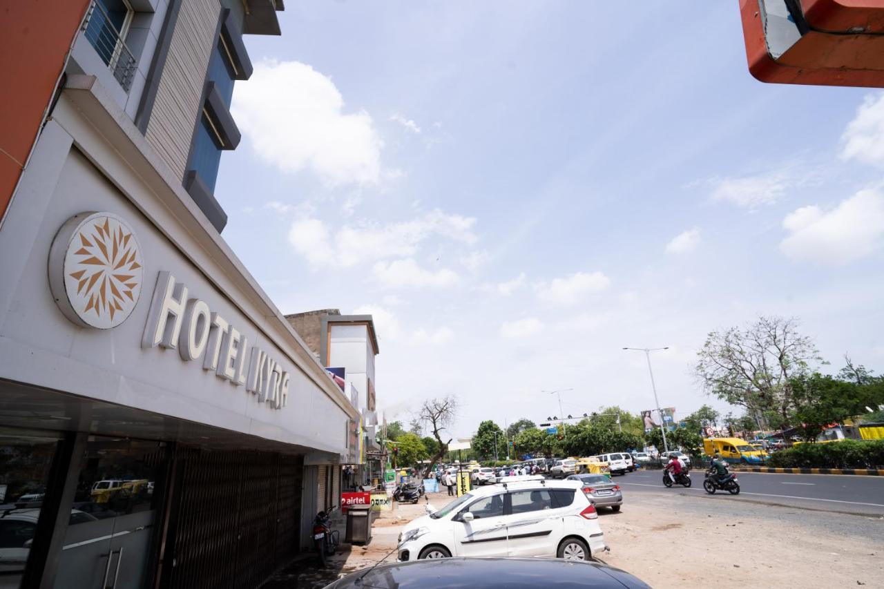 Hotel Kyra Airport Ahmedabad Buitenkant foto