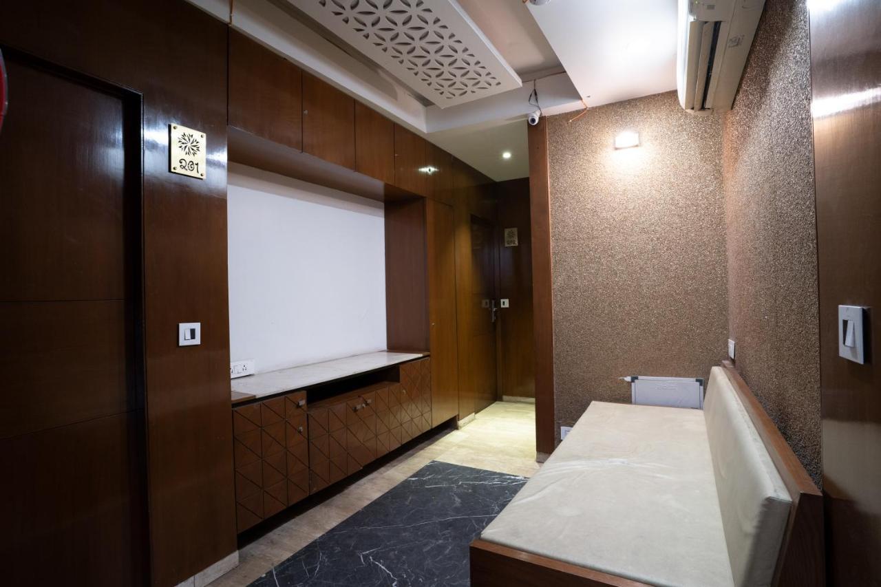 Hotel Kyra Airport Ahmedabad Buitenkant foto