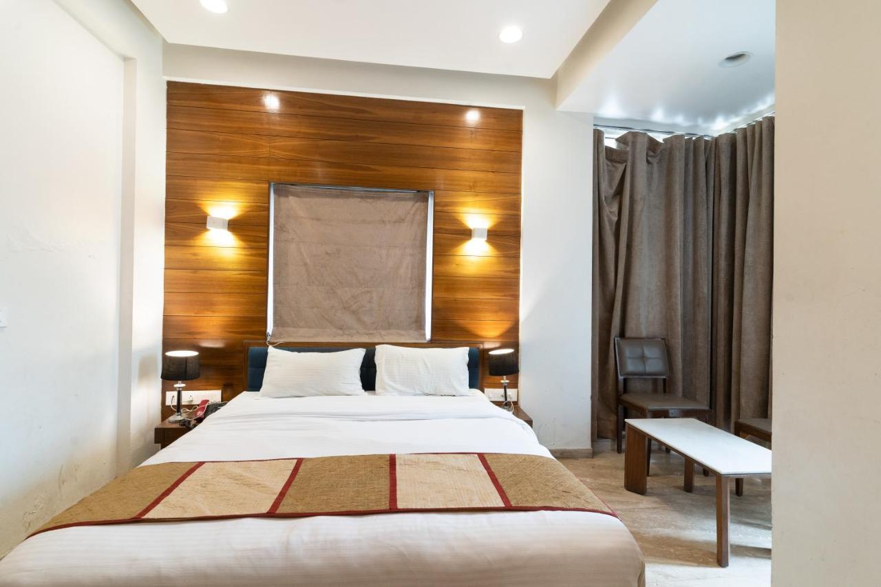 Hotel Kyra Airport Ahmedabad Buitenkant foto
